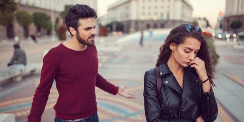 γνωριμίες στο διαδίκτυο χωρίσει Ποια είναι η διαφορά ανάμεσα στο να βγαίνεις ραντεβού και να έχεις μια κοπέλα